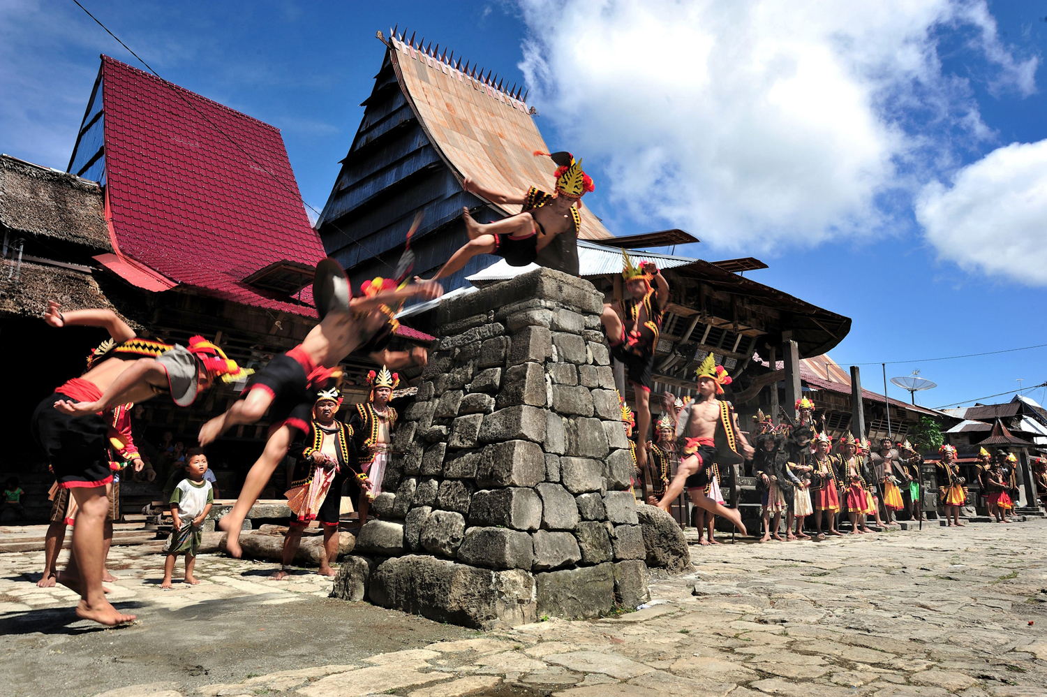 Pulau Nias : Melihat Lebih Dalam Budaya Suku Nias