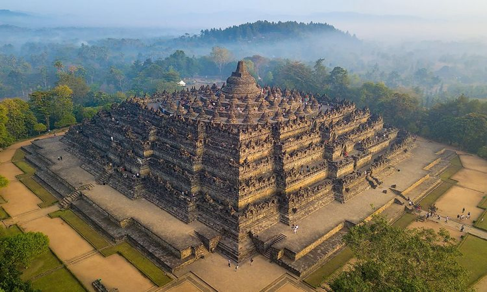 Candi Borobudur: Mahkota Peradaban Buddha di Jawa