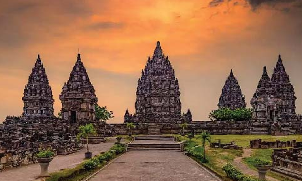 Candi Prambanan: Permata Hindu di Pulau Jawa